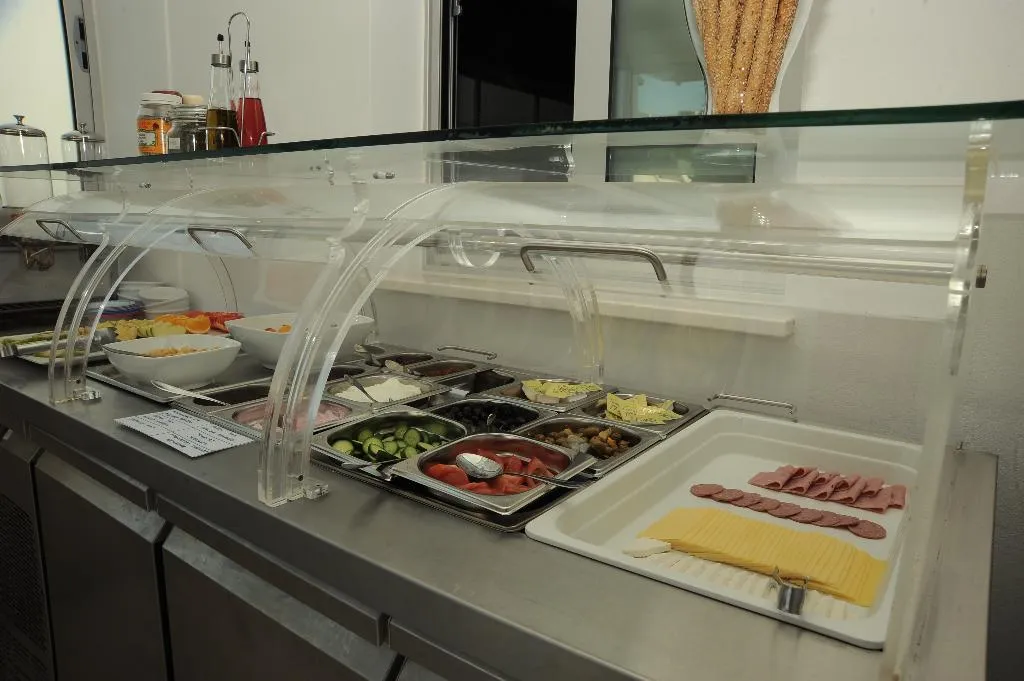 Restaurant, Frixos Suites Hotel Apts, Cyprus