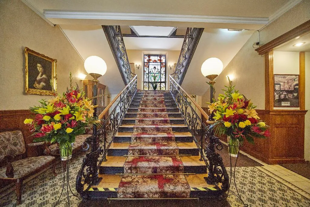 Lobby, Pollera, Krakow