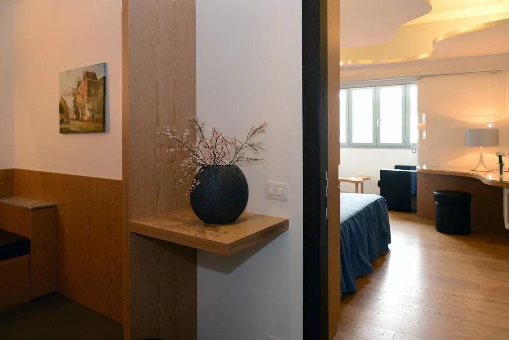 SUITE LAKE VIEW Room, Metropole Suisse, Milan