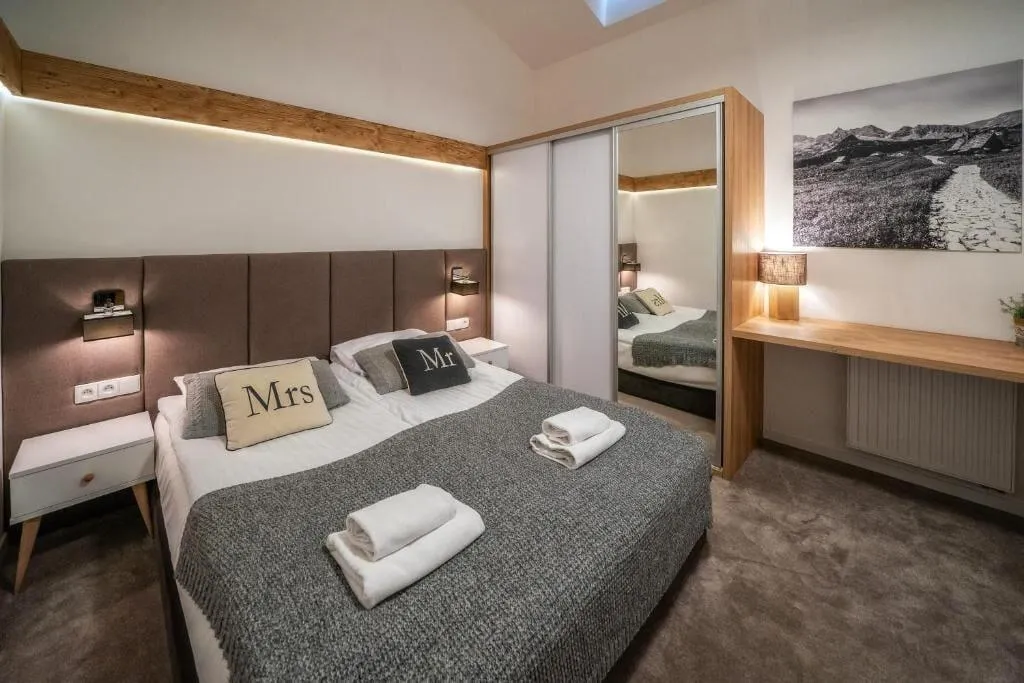 Room, ApartHotel Giewont, Krakow