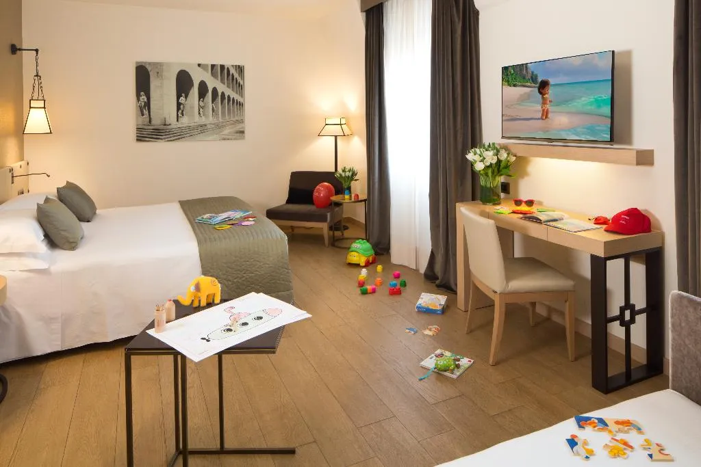 FAMILY ROOM STANDARD Room, Starhotels Metropole, Rome