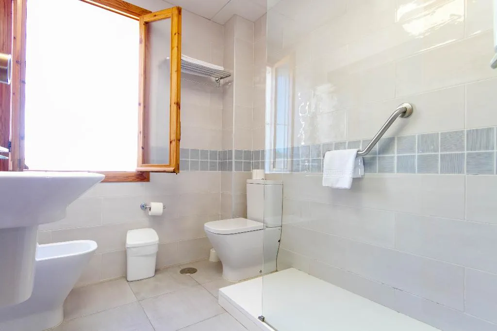 TRIPLE STANDARD Room, Hostal San Juan, Costa Blanca