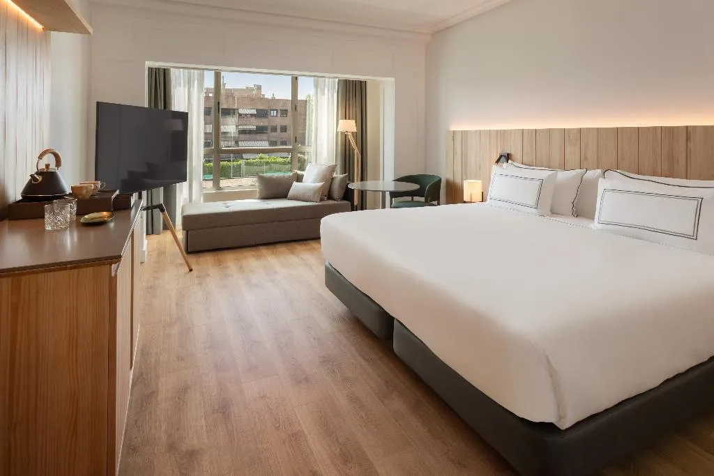Double or Twin SUPERIOR POOL VIEW Room, Melia Barajas, Madrid