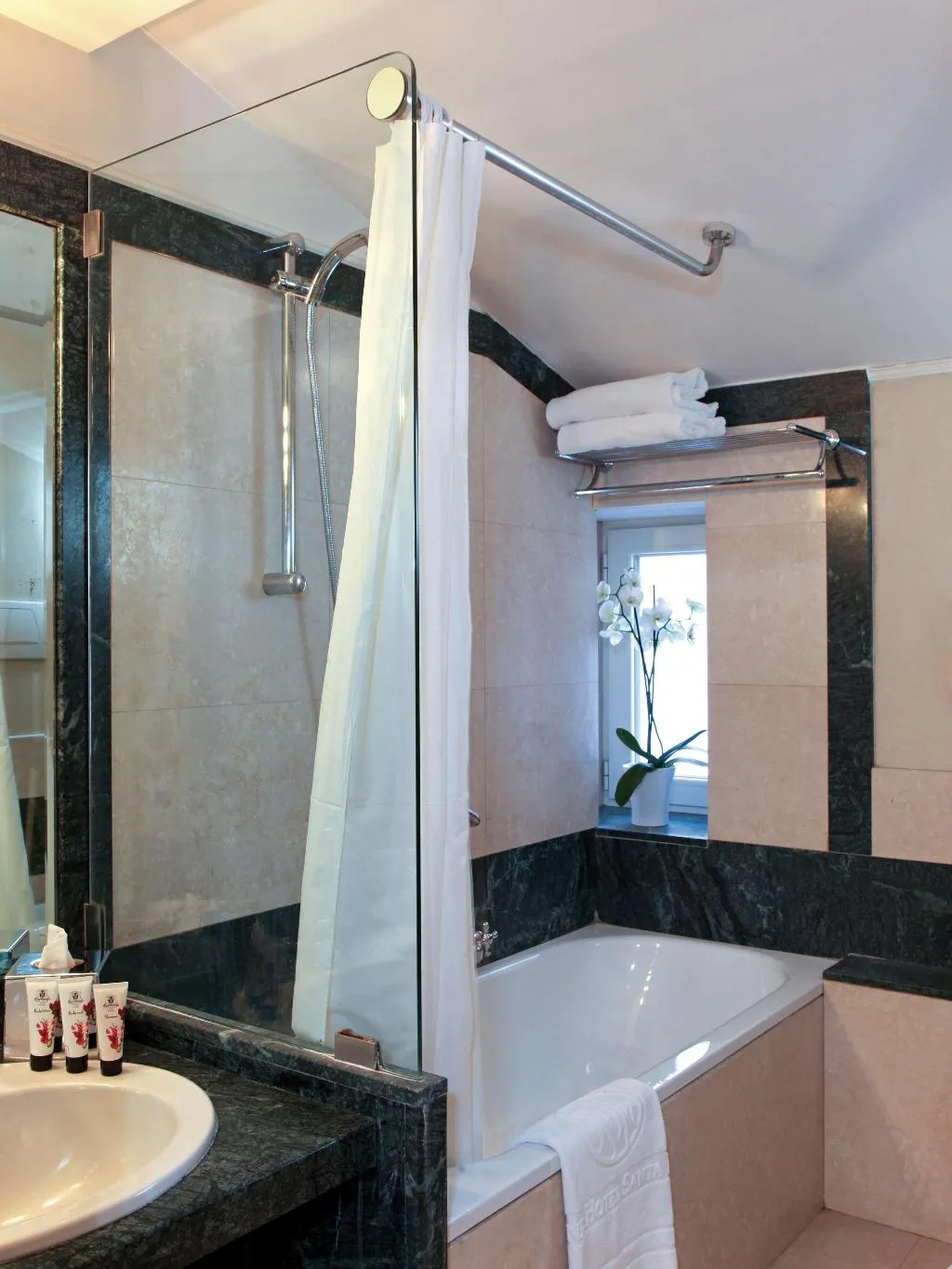Room, Grand Hotel Santa Lucia, Naples