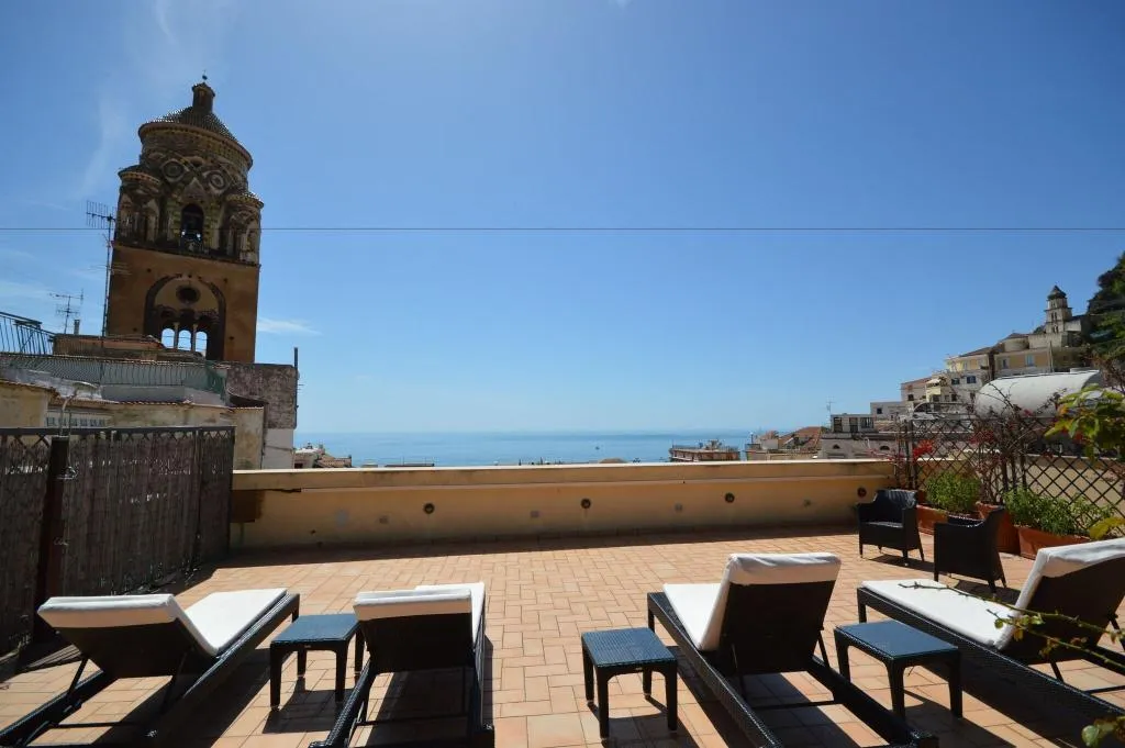 Terrace, B&B Palazzo Pisani, Naples