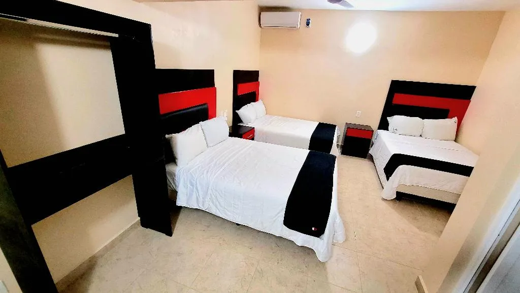 FAMILY ROOM THREE BEDS Room, Jardín Cancún, Cancun Area