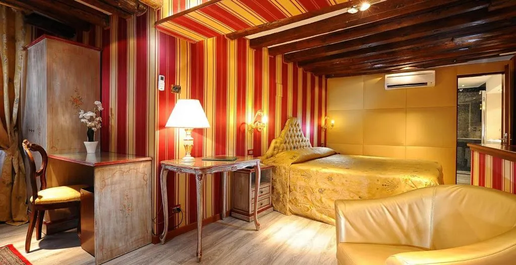 Double or Twin DELUXE Room, Ca' Marinella, Venice