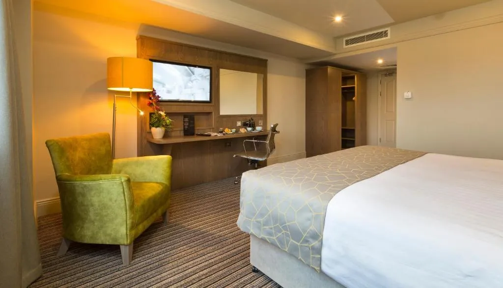 Room EXECUTIVE CAPACITY 2 Room, Bonnington Dublin, Dublin