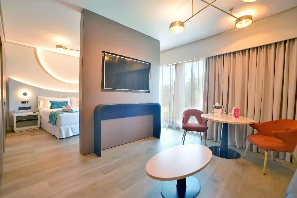 SUITE DELUXE Room, Barcelo Sevilla Renacimiento, Seville