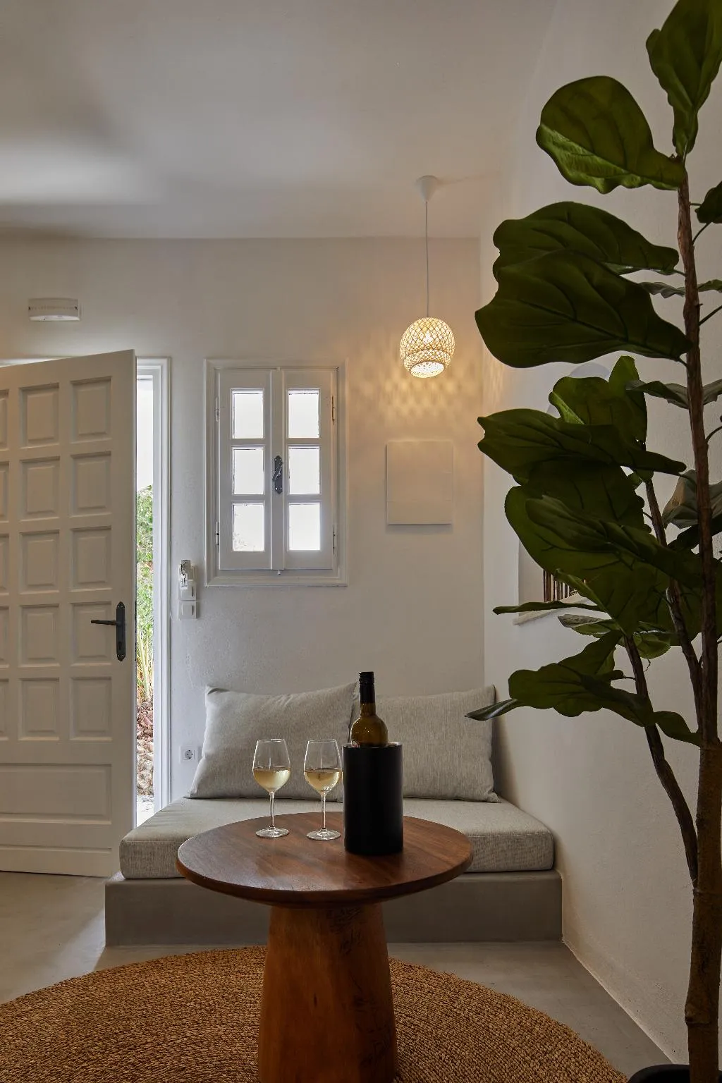 Room, Symmetry Suites, Santorini