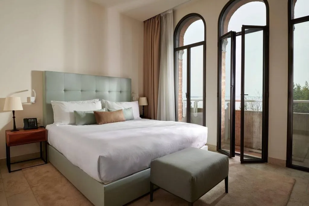 Room, JW Venice, Venice