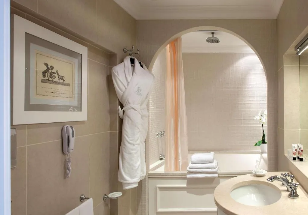Room, Grand Hotel Santa Lucia, Naples
