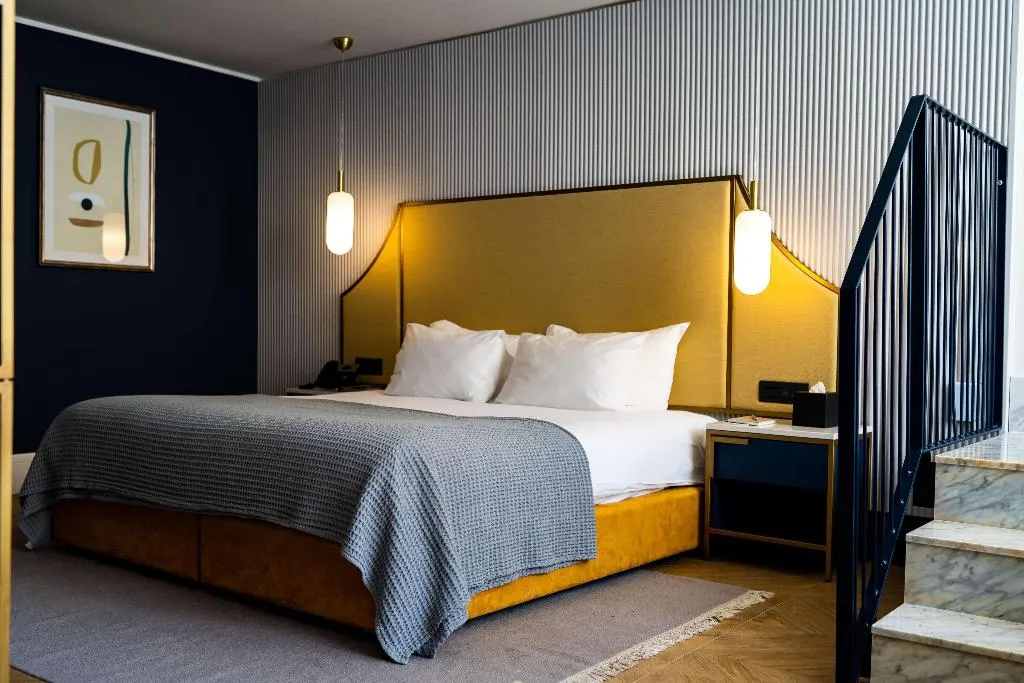 Room, The Cumberland, Malta