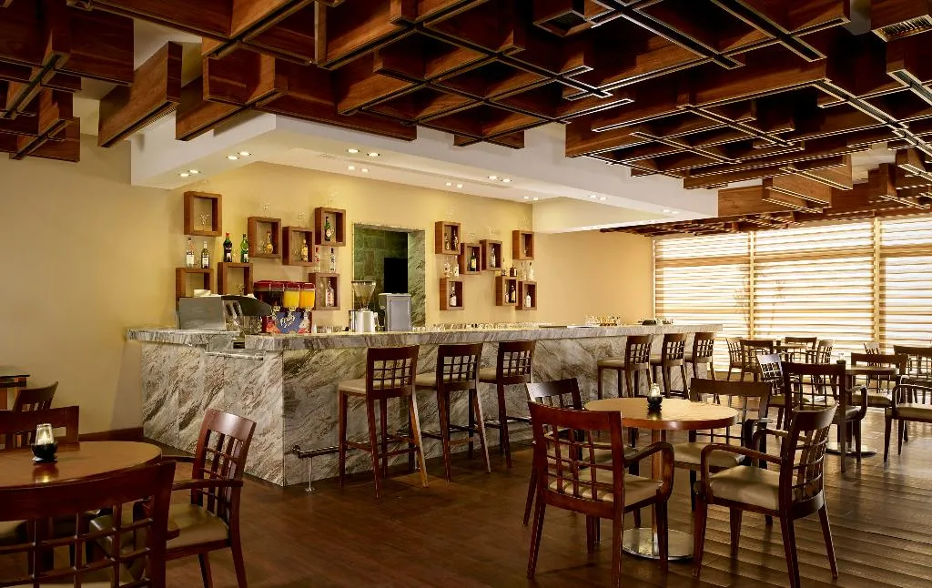 Bar, Coral Sea Holiday Resort & Aqua Park, Red Sea Riviera