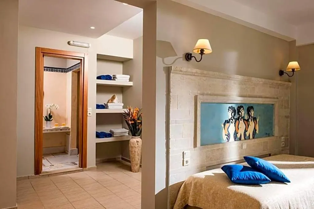 Room, Parthenis Palace, Crete