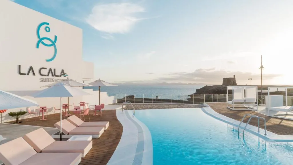 Pool, CalaLanzarote Suites Hotel, Lanzarote