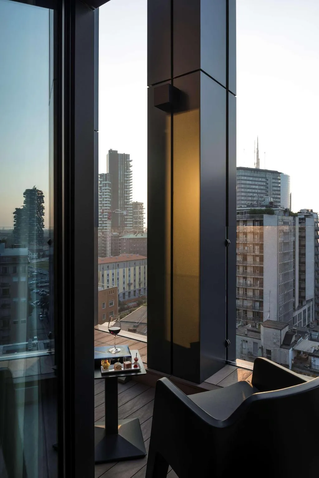 SUITE WITH TERRACE Room, Hyatt Centric Milan Centrale, Milan