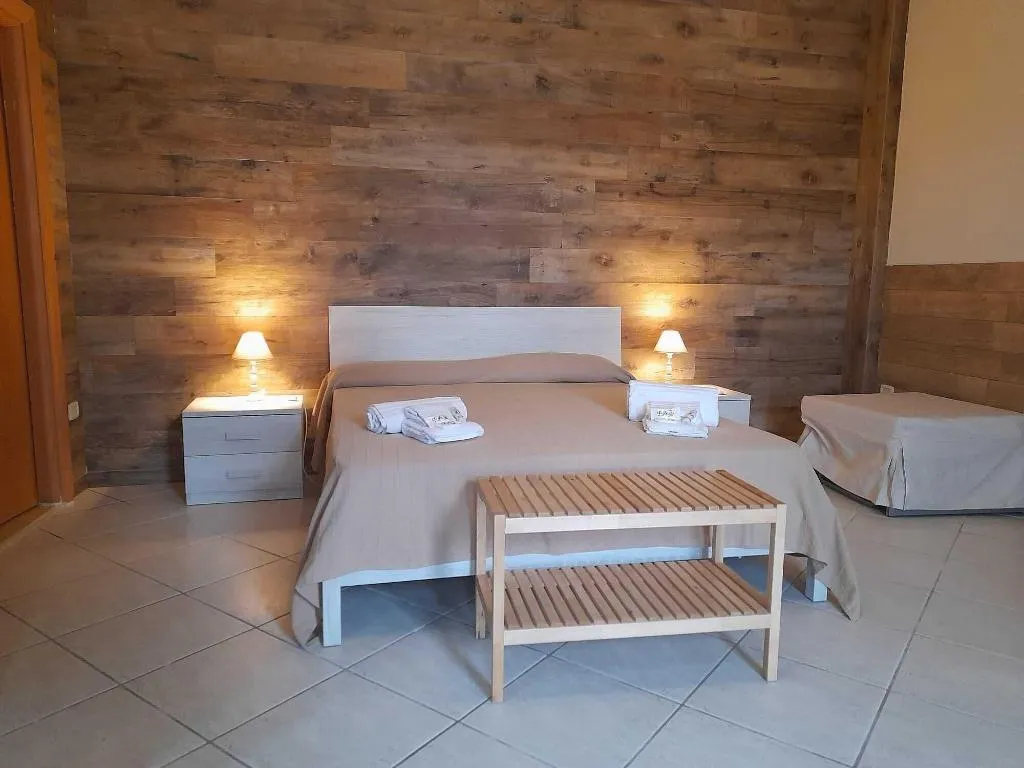 Room, City Pompei Accommodations, Naples