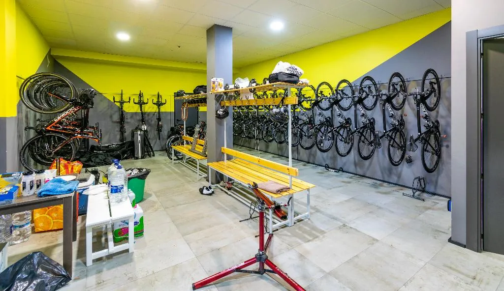 Sports and Entertainment, Cap Negret, Costa Blanca