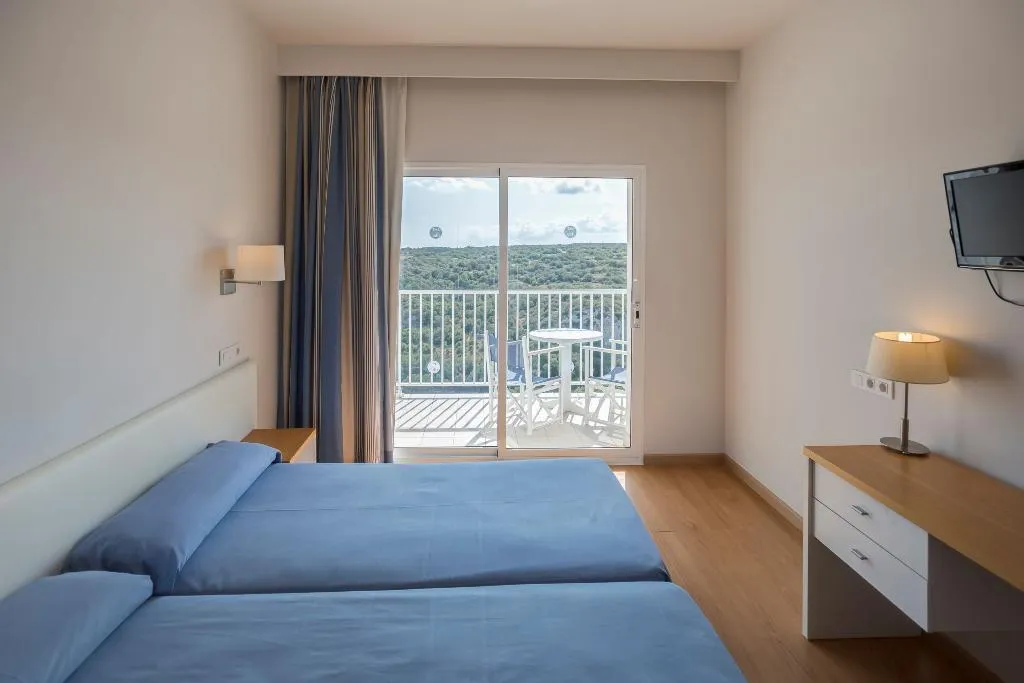Double or Twin WITH BALCONY Room, Playa Azul, Menorca