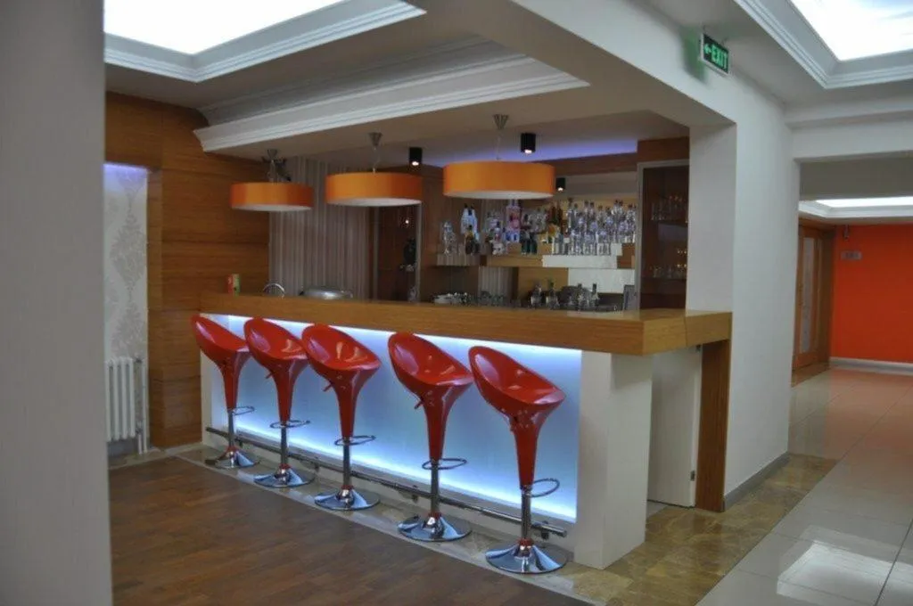 Bar, Baylan Basmane, Izmir