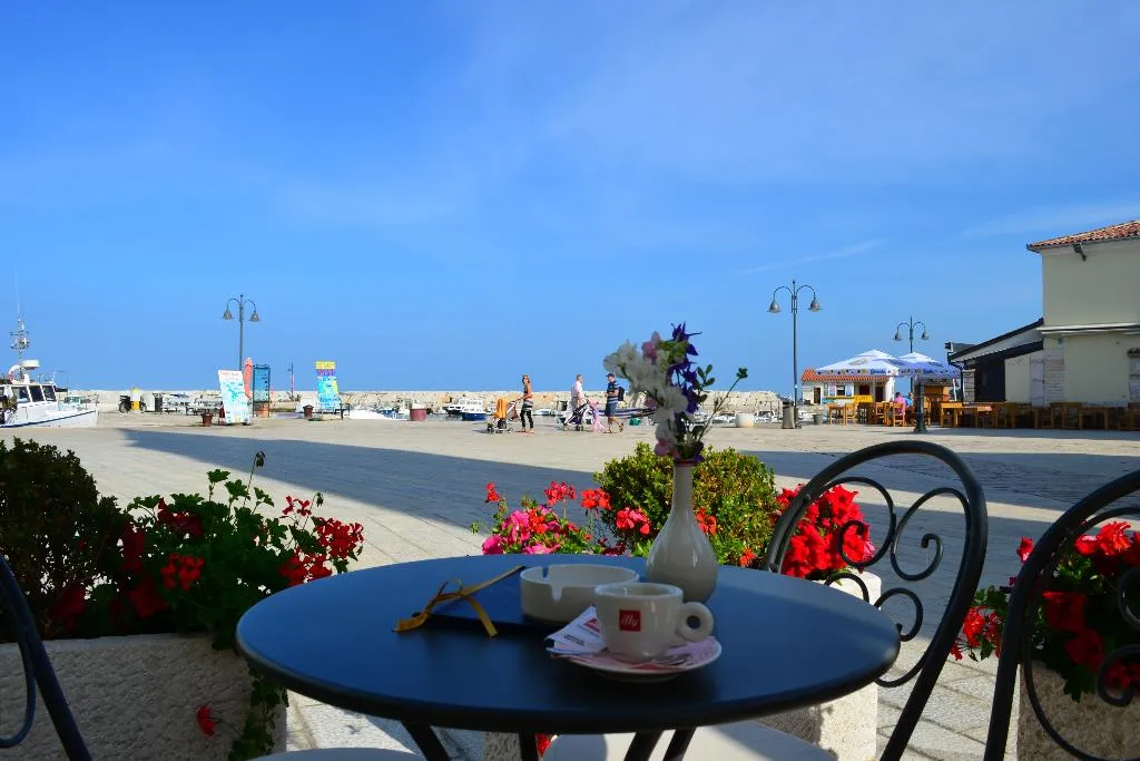 Terrace, Villetta Phasiana, Istria