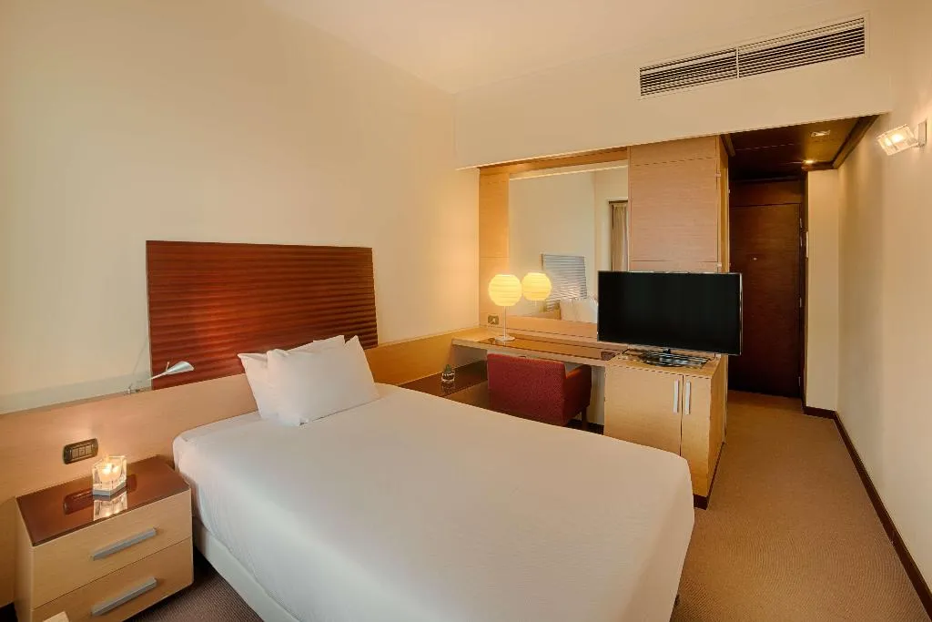 SINGLE WITH VIEWS Room, NH Milano 2, Milan