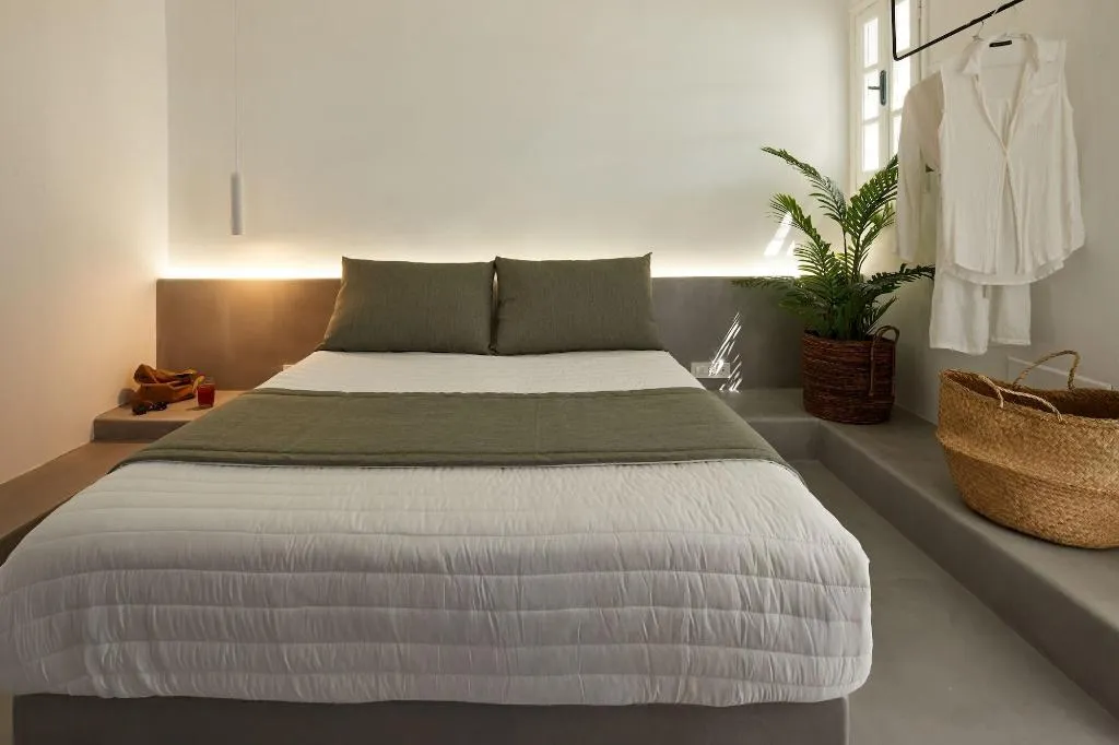 Room, Symmetry Suites, Santorini