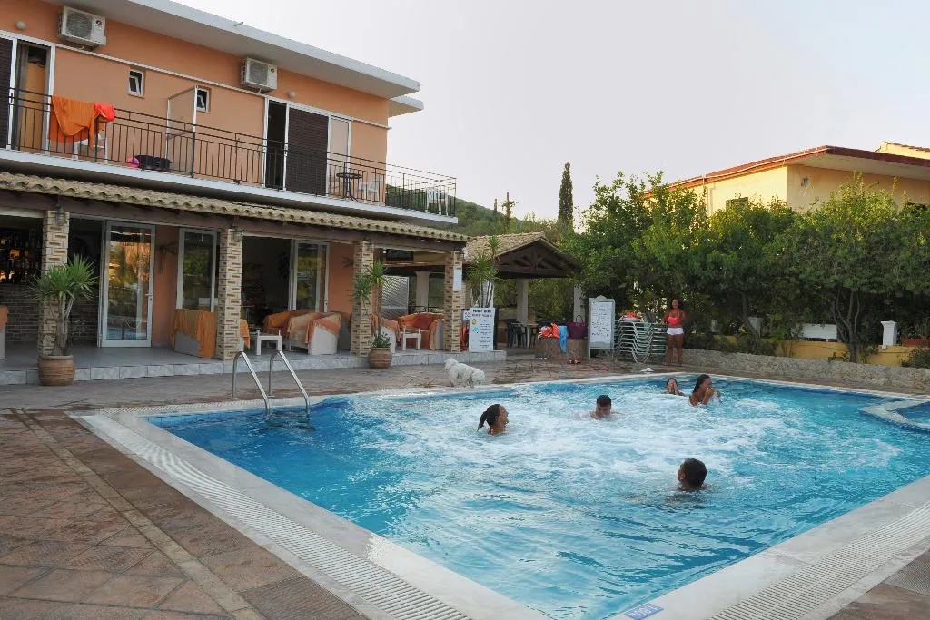 Pool, Makis Apartments, Corfu