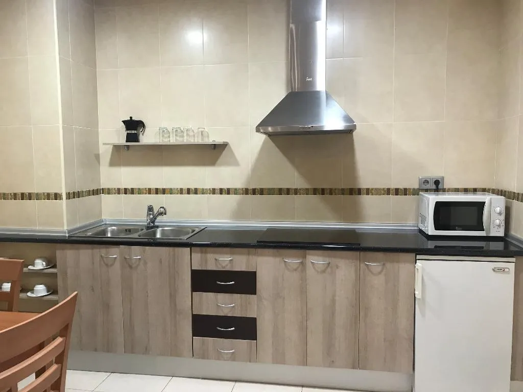 APARTMENT CAPACITY 4 Room, Alfonso VIII, Madrid