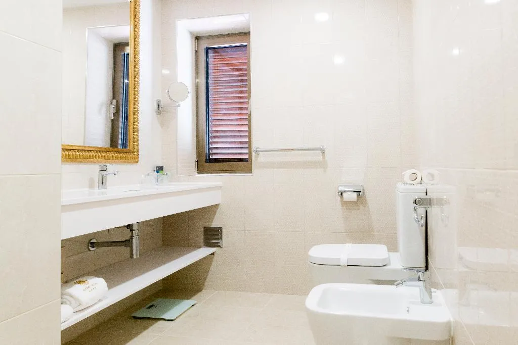 Double or Twin STANDARD Room, Hotel Lis Batalha, Porto