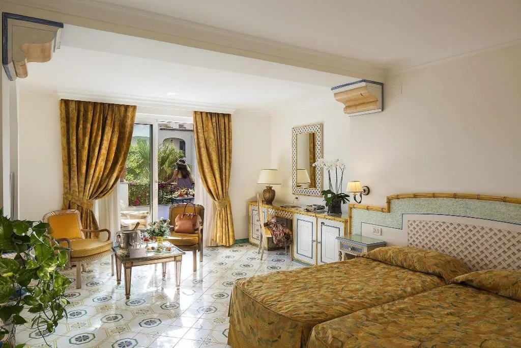 Room, Grand Hotel il Moresco, Naples