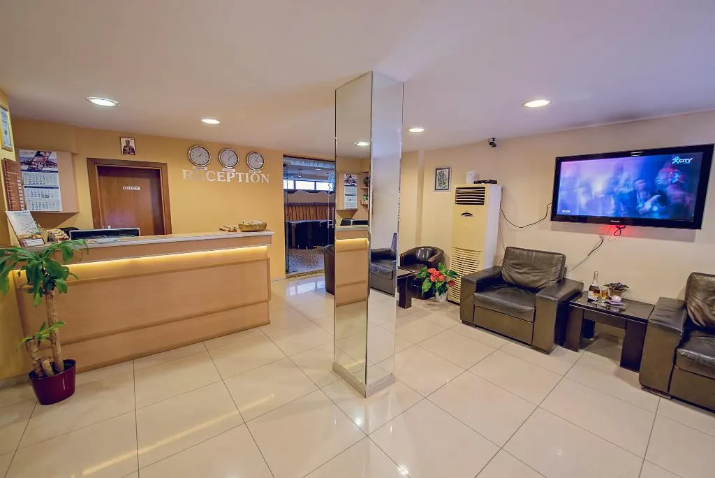 Lobby, Victoria, Varna