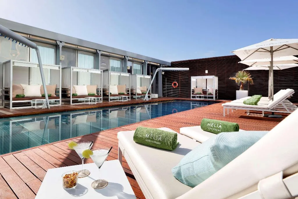 Pool, Melia Barcelona Sky, Barcelona