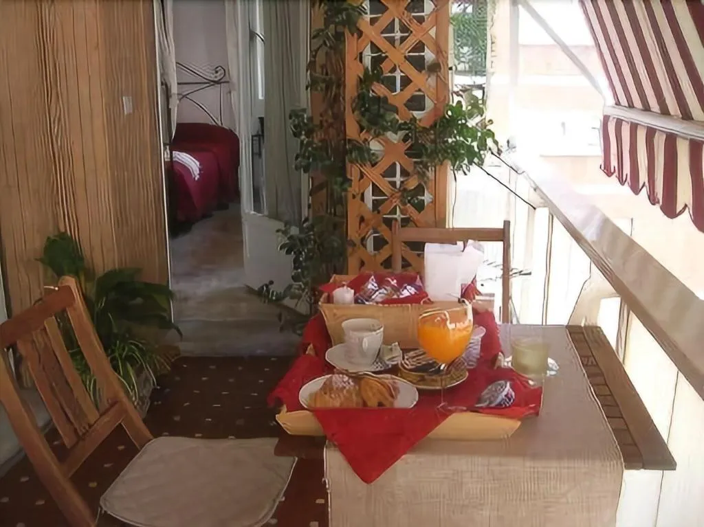 Room, Ideal B&B, Rome