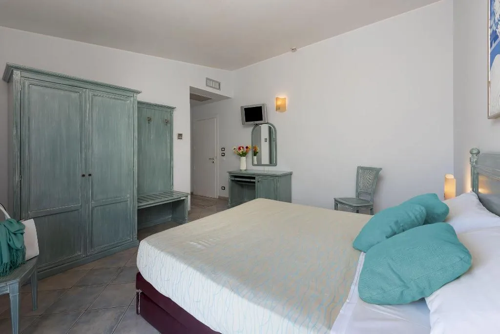 Room, Riviera, Palermo