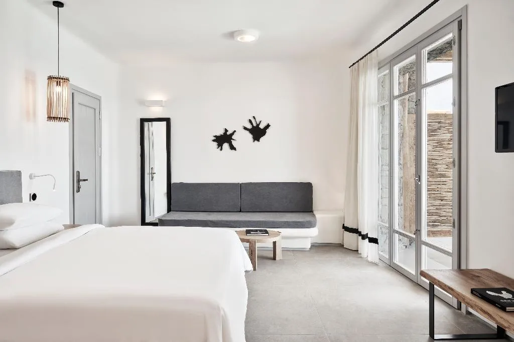 SUITE DELUXE WITH PRIVATE POOL Room, Radisson Blu Euphoria Resort, Mykonos