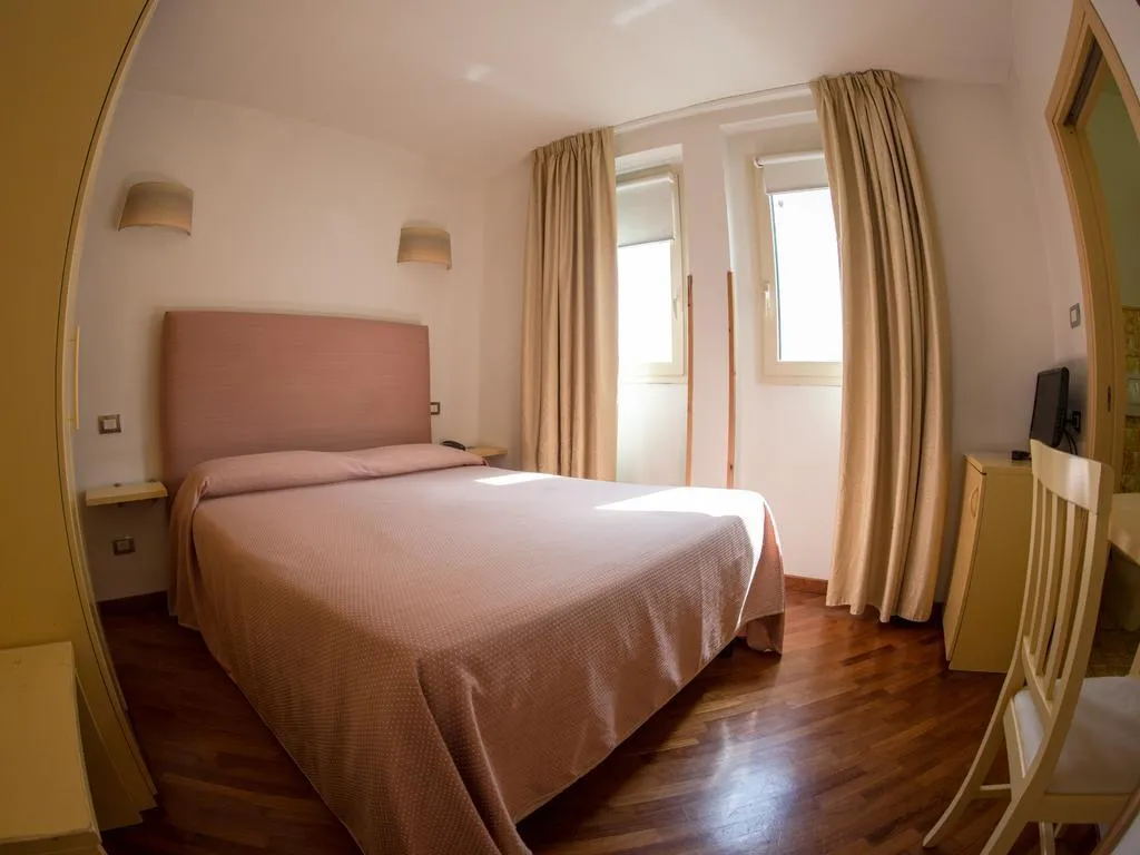 DOUBLE STANDARD Room, Aurora Florence, Florence