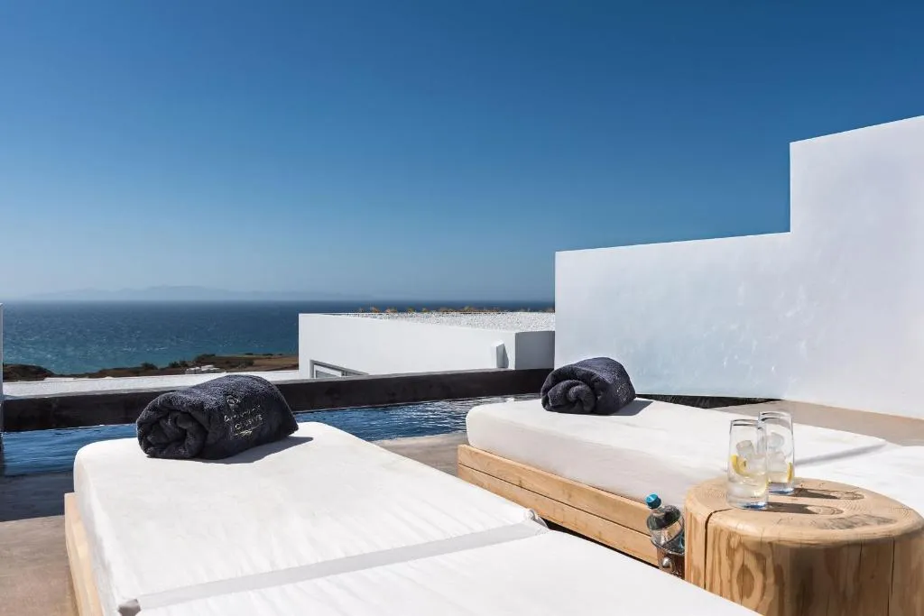 FAMILY ROOM WITH PRIVATE POOL Room, Andronis Arcadia, Santorini