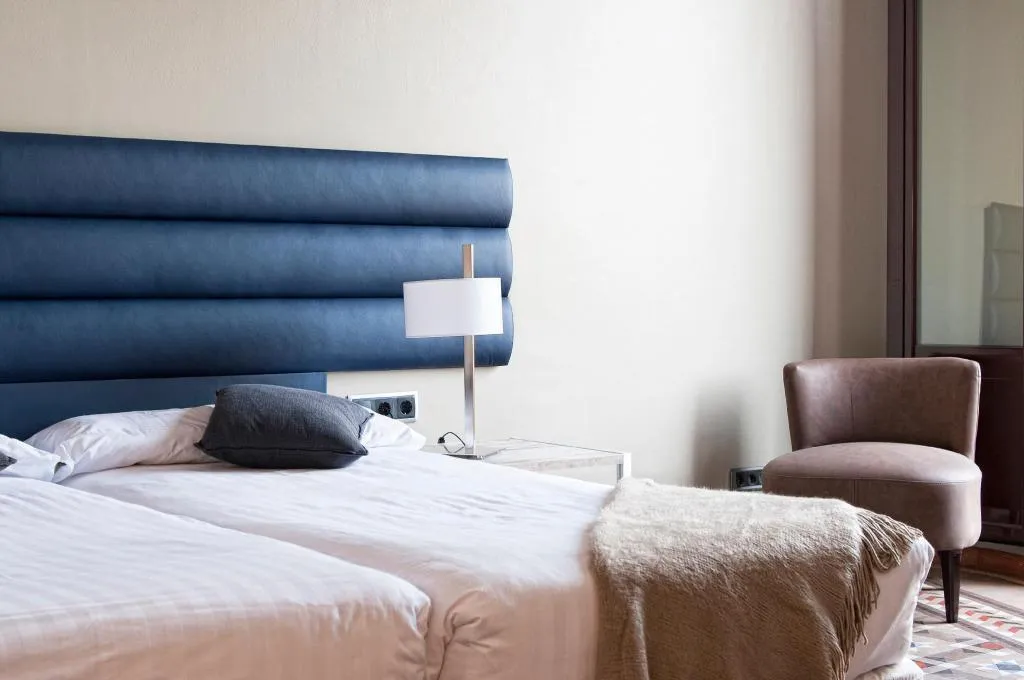 APARTMENT TWO BEDROOMS ONE BATHROOM Room, MH Apartments Barcelona, Barcelona