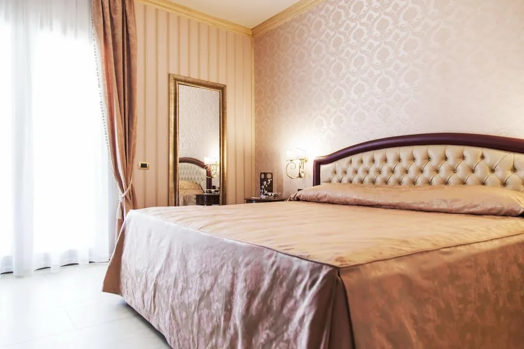 DOUBLE SINGLE USE PREMIER SEA VIEW Room, Diamond Naxos Taormina, Catania