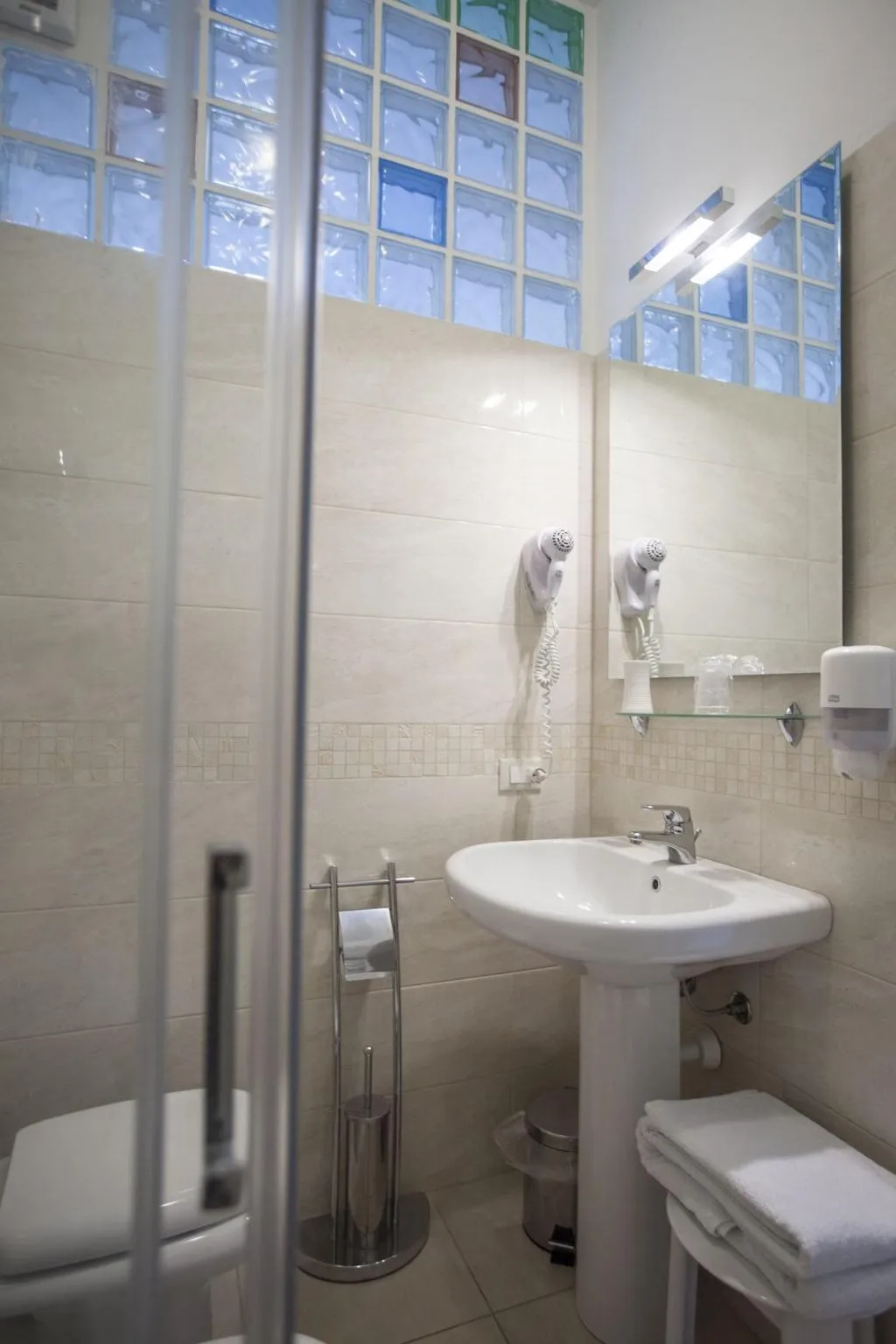 Room, Albergo Amalfi Milano, Milan