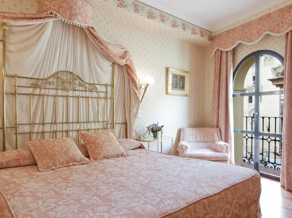 Double or Twin SUPERIOR Room, Doña Maria, Seville