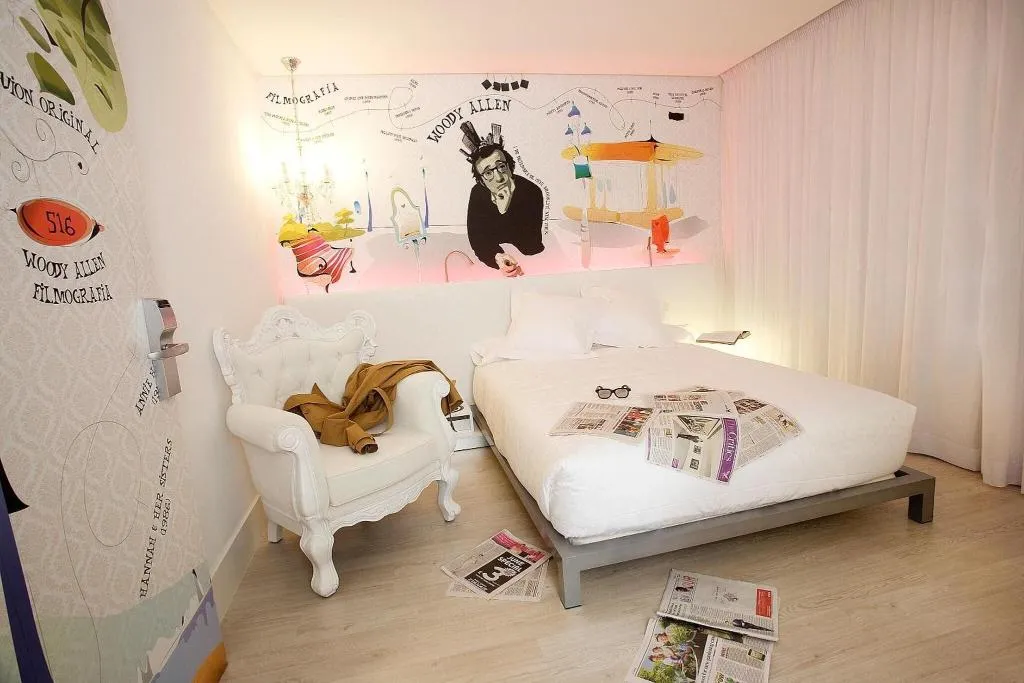 Room, Dormirdcine, Madrid
