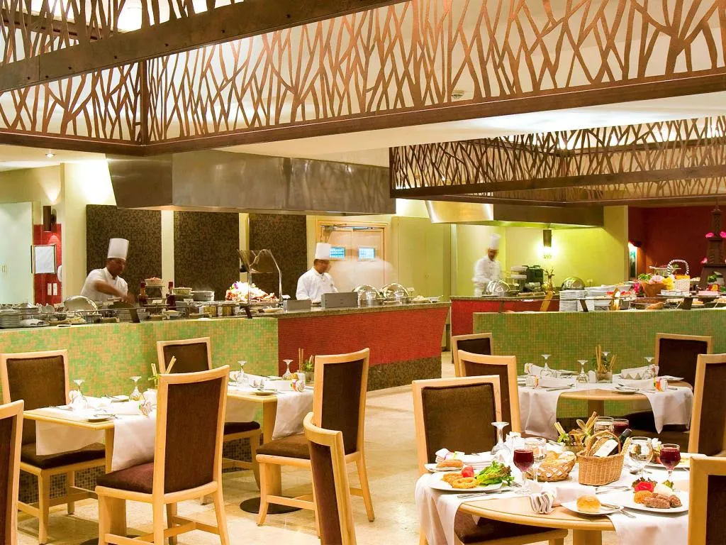 Restaurant, Novotel Cairo Airport, Cairo