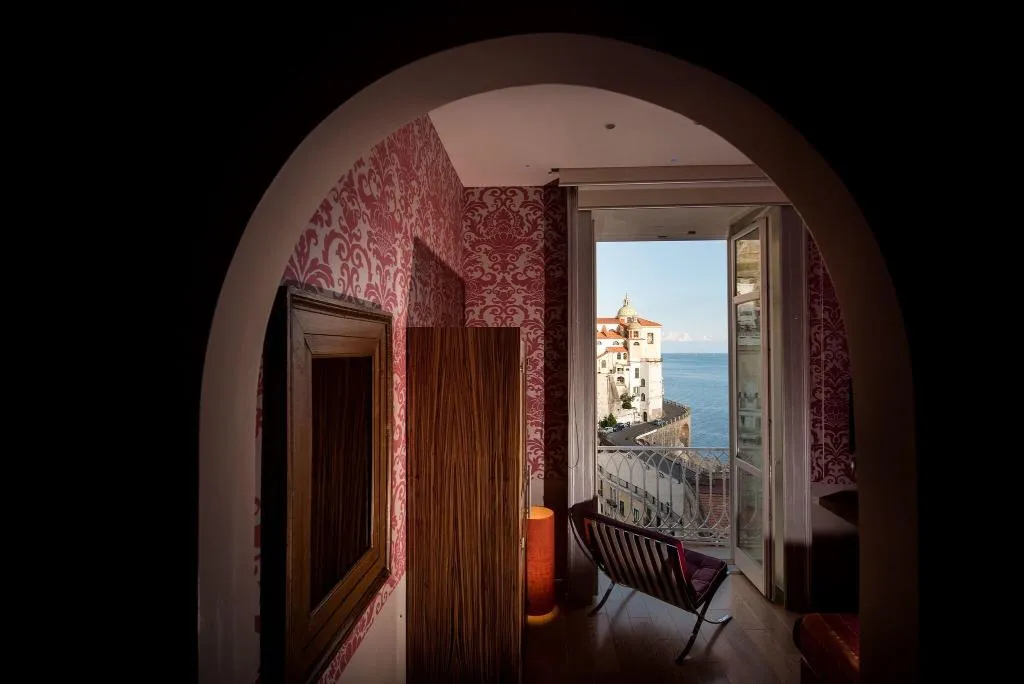 DOUBLE CLASSIC Room, Palazzo Ferraioli, Naples