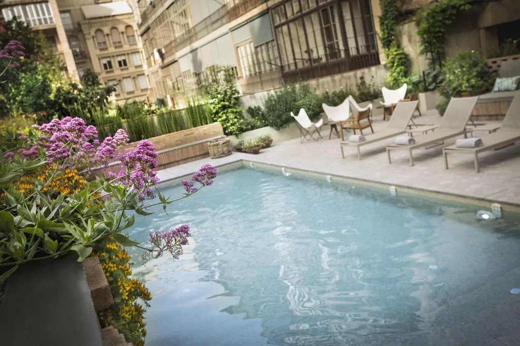 Pool, Alexandra Barcelona, Curio Collection by Hilton, Barcelona