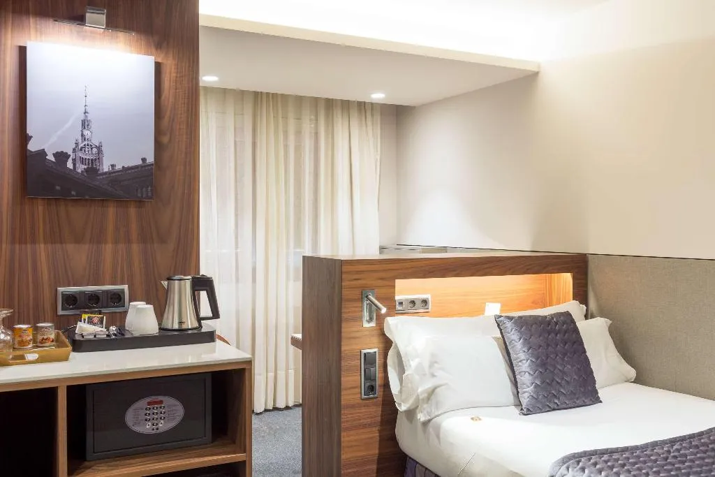 SINGLE STANDARD Room, Best Western Premier Hotel Dante, Barcelona