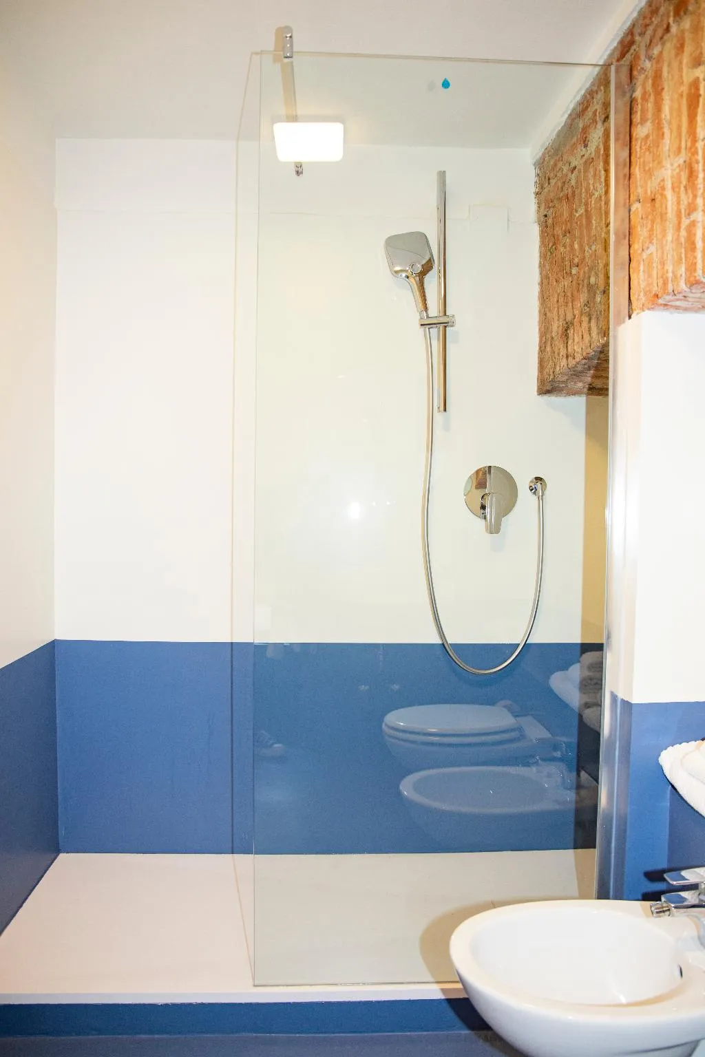 Room, Easy Apartment Navigli, Milan