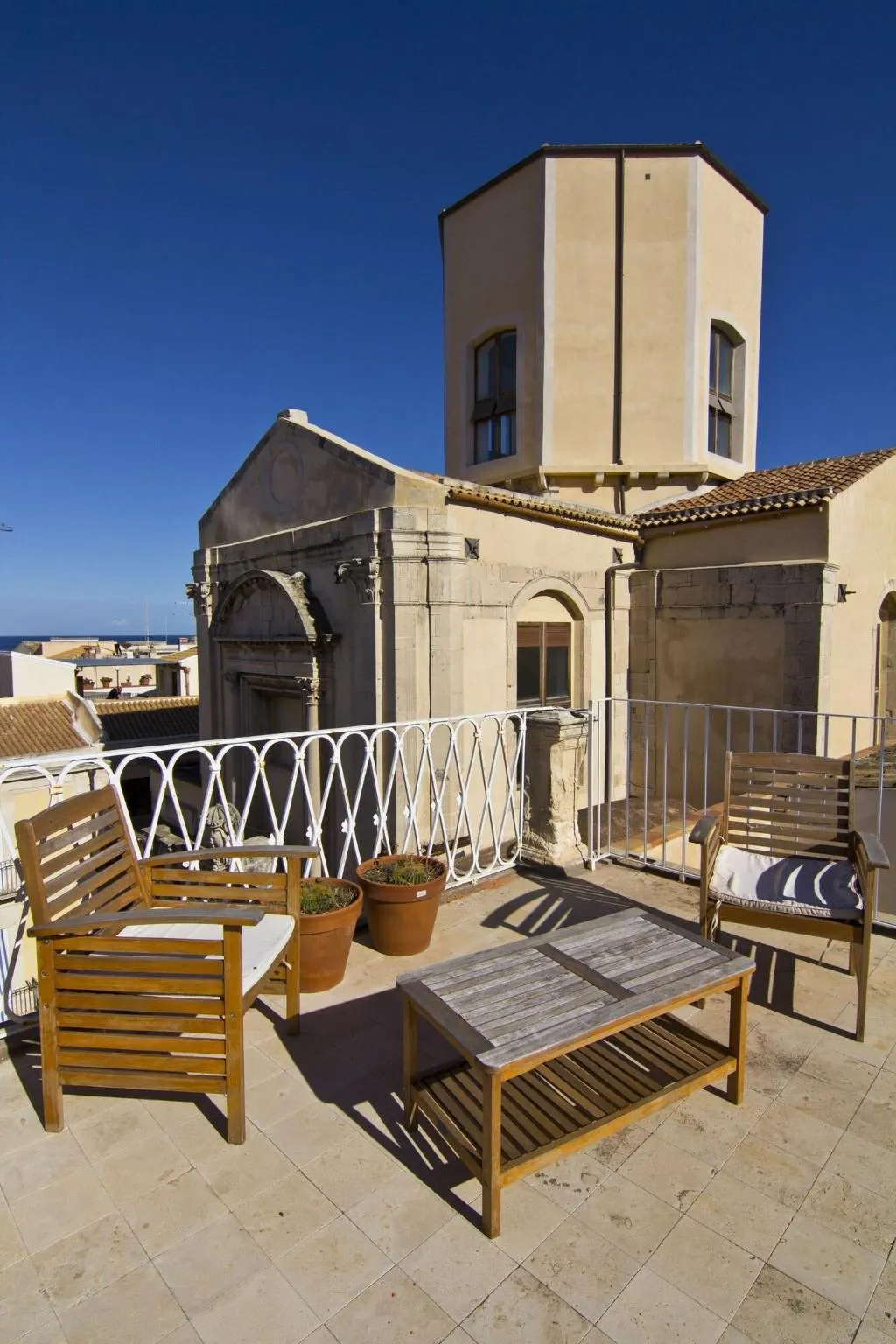 Terrace, La Via Della Giudecca, Catania